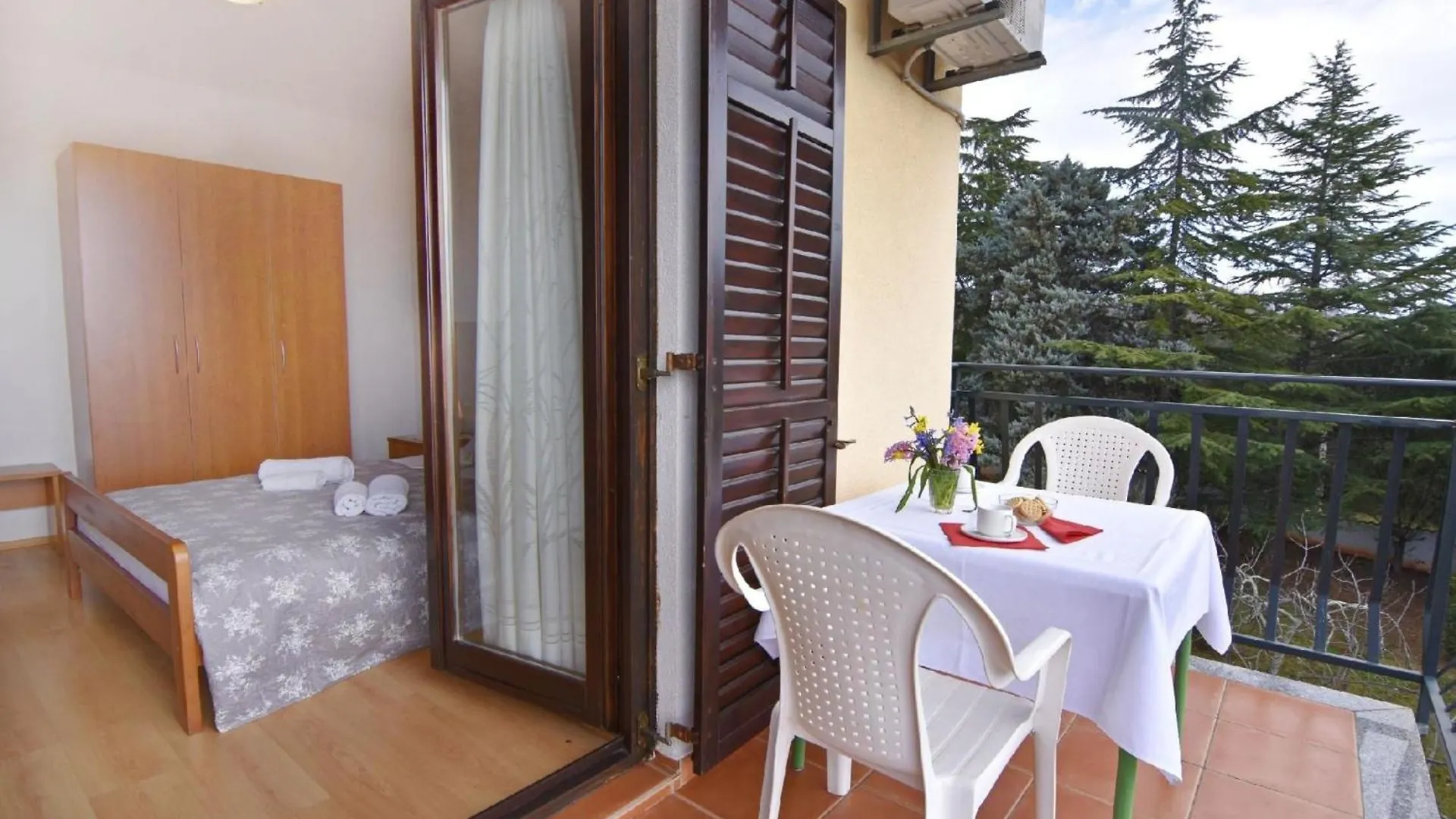 Apartment Fuer Paare Mit Gemeinschaftspool In Valica Umag